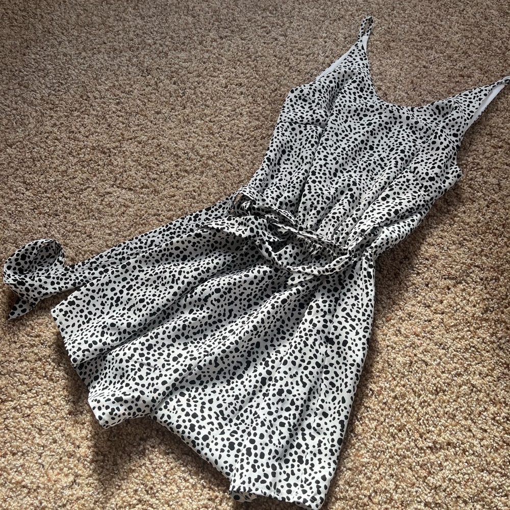 Black and white romper — like new